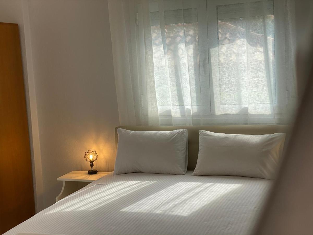 Rooms Chrysoula Vrasná Eksteriør bilde